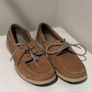 Women’s Classic Sperry’s boat shoes